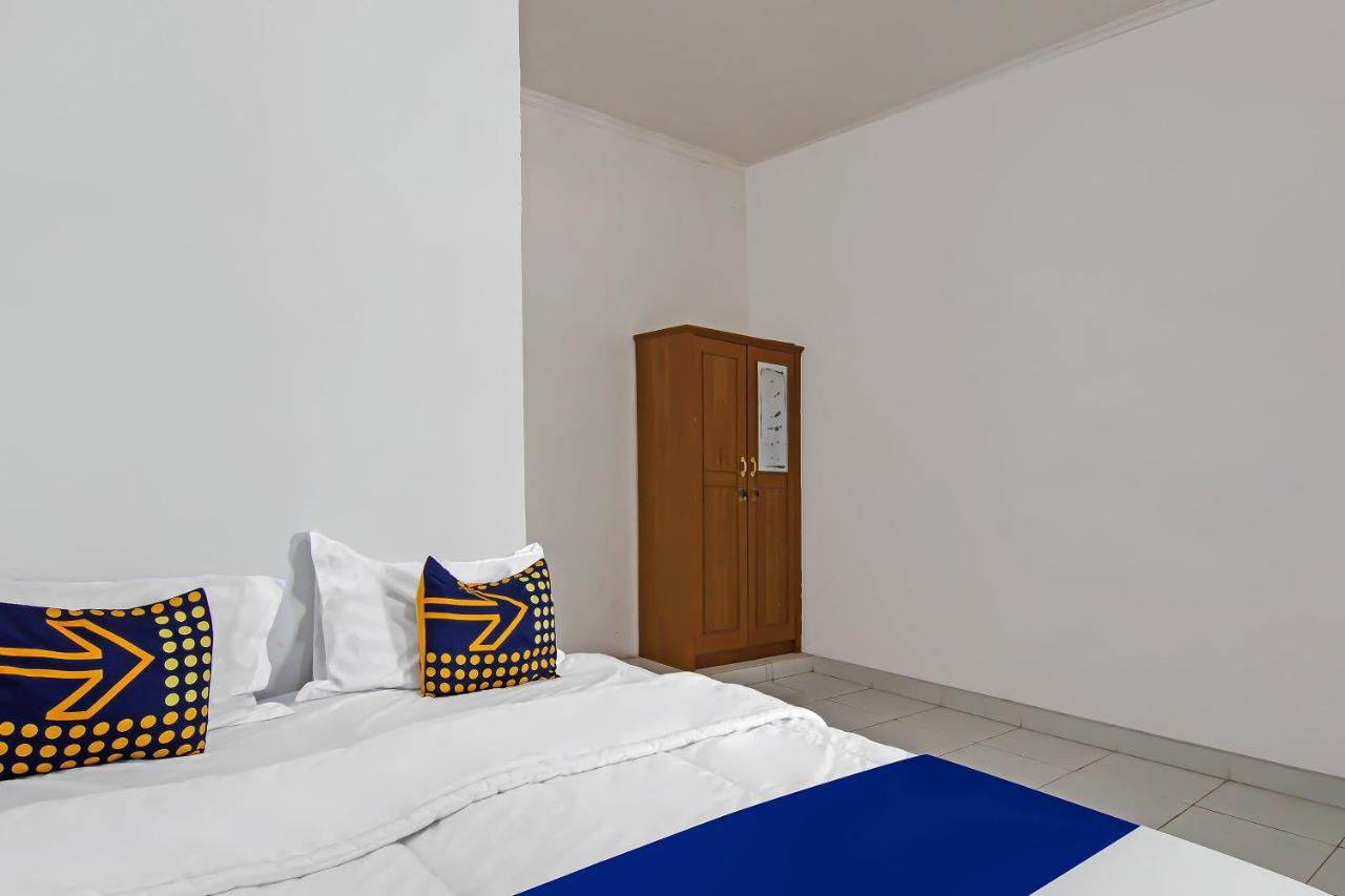Spot On 92498 Fanni Hotel Pekanbaru