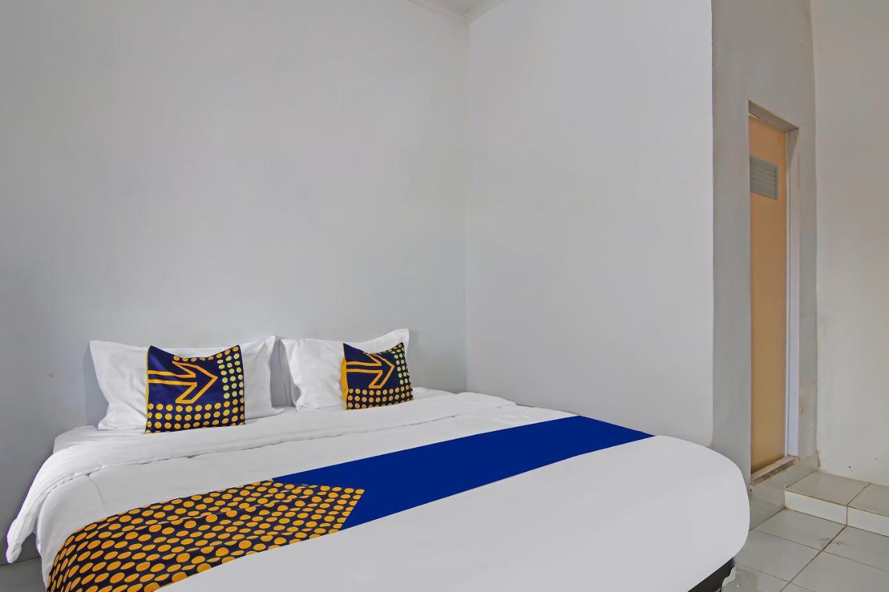 Spot On 92498 Fanni Hotel